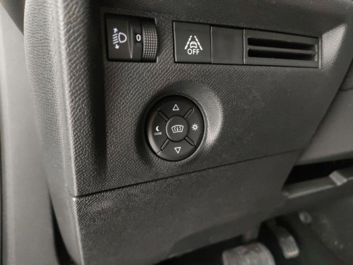 Citroen C4 BlueHDi 130 S&S EAT8 Shine (6)