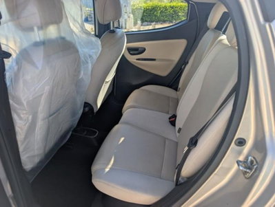Lancia Ypsilon 1.2 69 CV 5 porte Platinum (10)