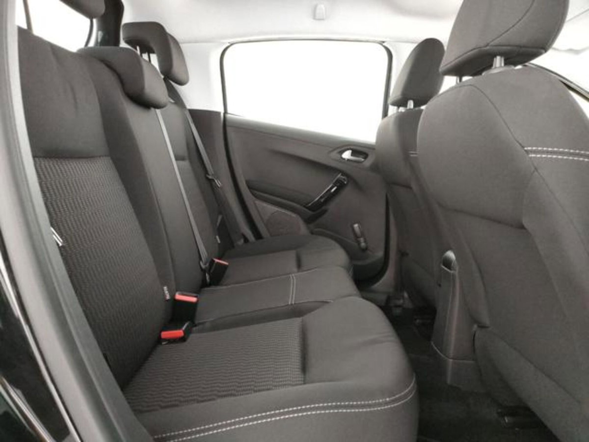 Peugeot 208 82 5 porte Active (17)