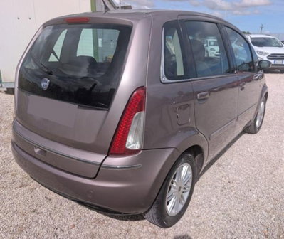 Lancia Musa 1.4 16V Oro Plus (4)