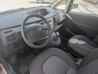 Lancia Musa 1.4 16V Oro Plus (6)