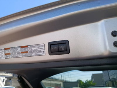 Toyota Corolla Cross Hybrid 2.0 Hybrid 197 CV E-CVT Lounge Light (10)
