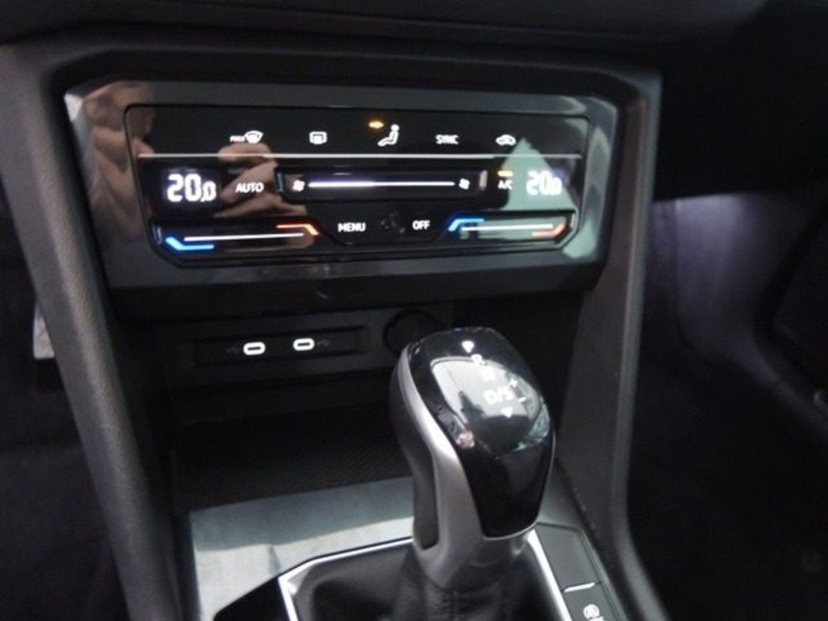 Volkswagen Tiguan 2.0 TDI 150 CV SCR DSG 4MOTION Life (9)