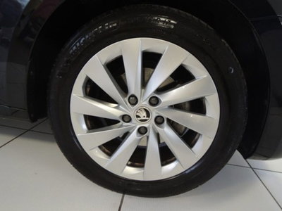 Skoda Octavia Station Wagon 2.0 tdi Selection 150cv dsg (4)