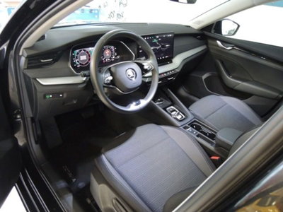 Skoda Octavia Station Wagon 2.0 tdi Selection 150cv dsg (5)