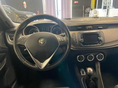 Alfa Romeo Giulietta 1.6 JTDm-2 Distinctive (9)