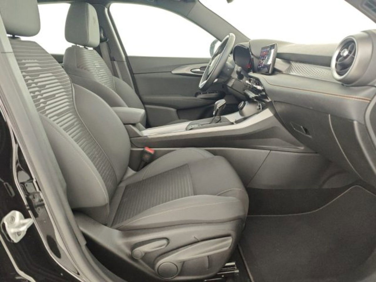 Alfa Romeo Tonale 1.6 Sprint 130cv tct6 (17)