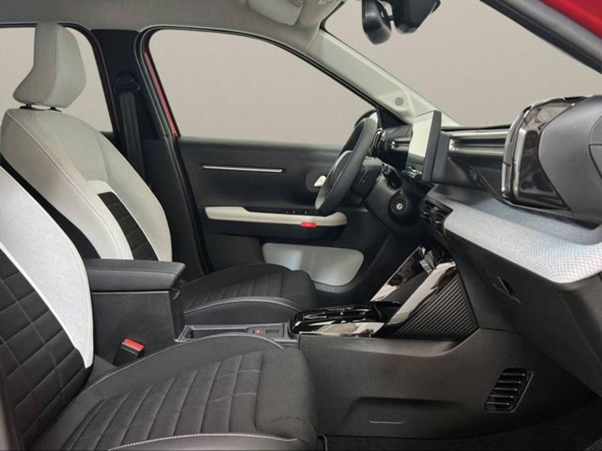 Citroen e-C3 44kWh elettrico Max 113cv (11)