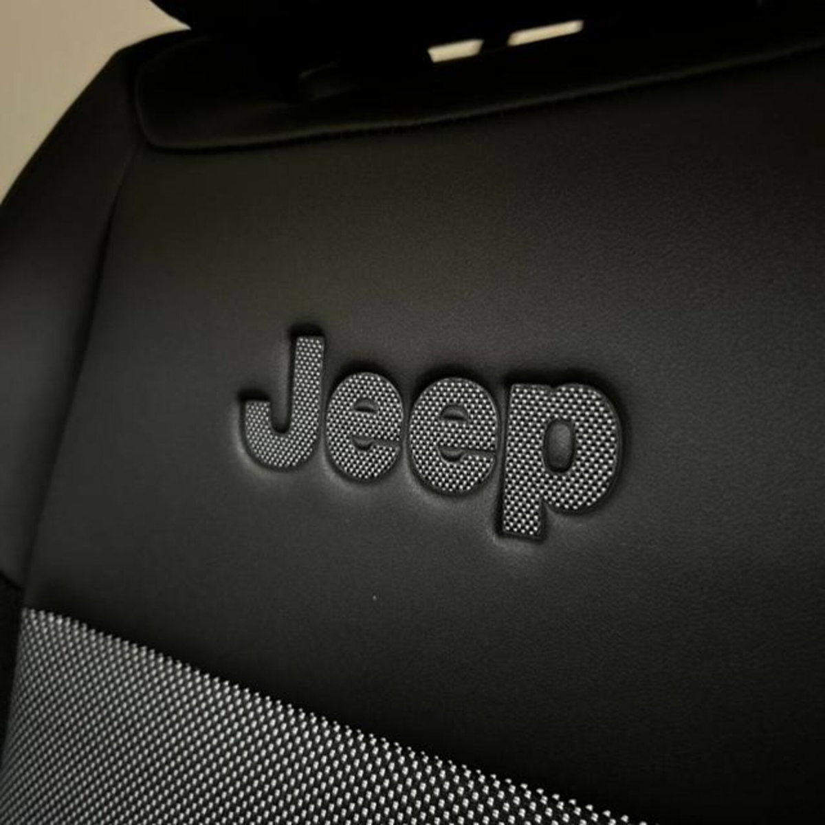Jeep Avenger 1.2 turbo e-hybrid mhev Summit fwd 110cv edct6 (12)