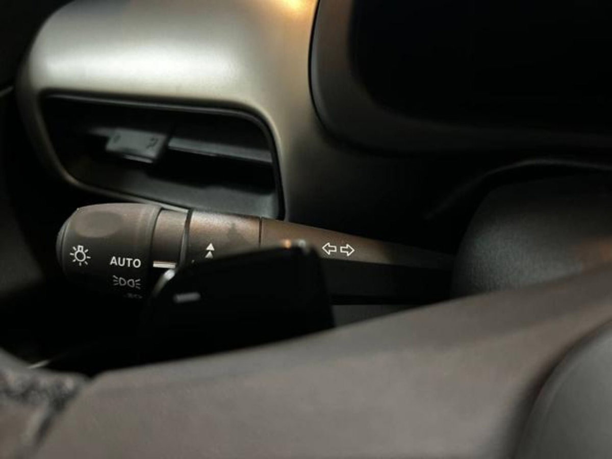 Jeep Avenger 1.2 turbo e-hybrid mhev Summit fwd 110cv edct6 (18)