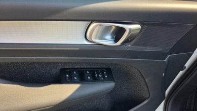 Volvo XC40 T4 Recharge Plug-in Hybrid R-design (15)