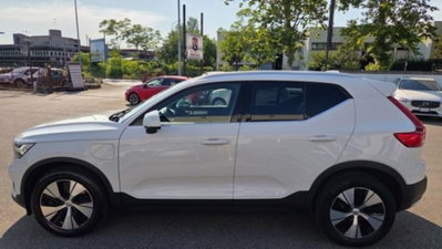 Volvo XC40 T4 Recharge Plug-in Hybrid R-design (3)
