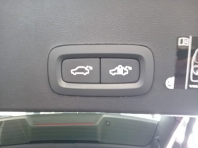 Volvo XC40 T5 Recharge Plug-in Hybrid R-design (12)