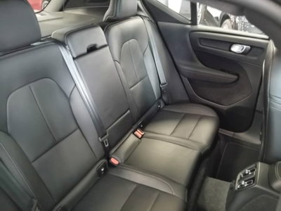 Volvo XC40 T5 Recharge Plug-in Hybrid R-design (16)