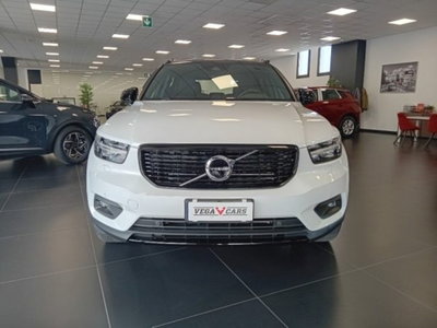Volvo XC40 T5 Recharge Plug-in Hybrid R-design (2)