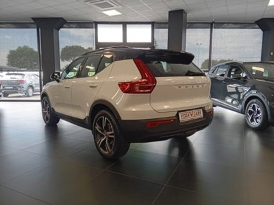 Volvo XC40 T5 Recharge Plug-in Hybrid R-design (6)