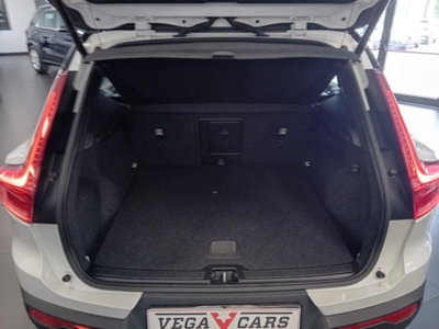Volvo XC40 T5 Recharge Plug-in Hybrid R-design (9)