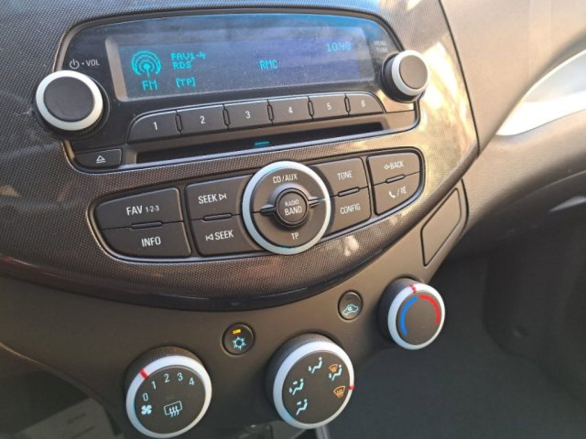 Chevrolet Spark 1.0 LS (13)