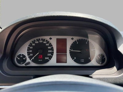 Mercedes-Benz Classe B 180 CDI Sport (9)