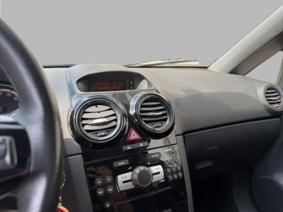 Opel Corsa 1.2 5 porte Edition (10)