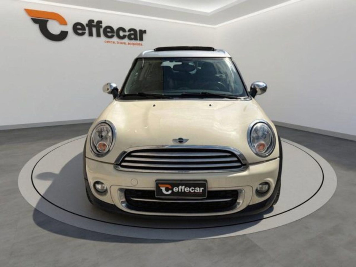 MINI Mini Clubman 1.6 16V Cooper D Clubman (2)