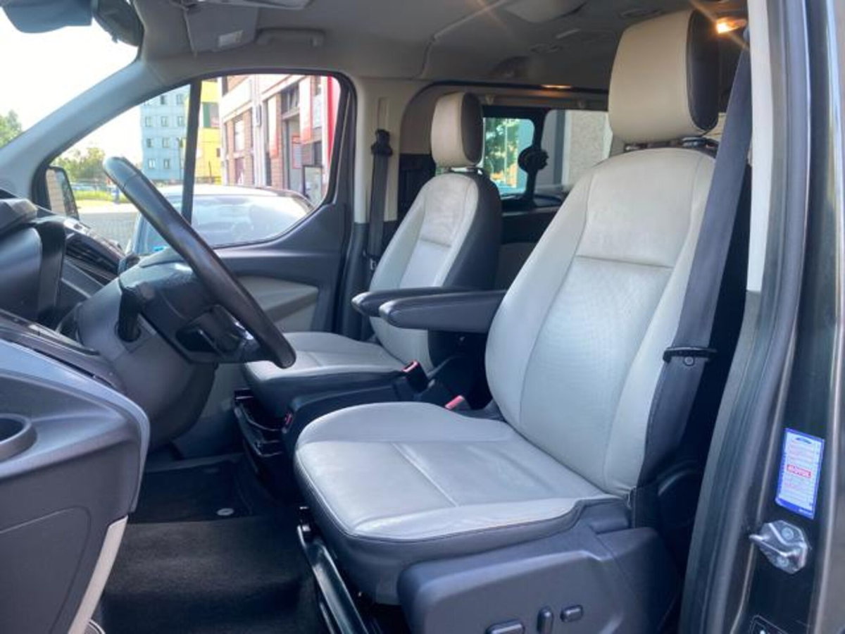 Ford Tourneo Custom 310 2.0 TDCi 170CV aut. PC Titanium (5)