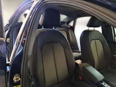Audi A3 Sedan 30 TFSI S tronic Business (9)