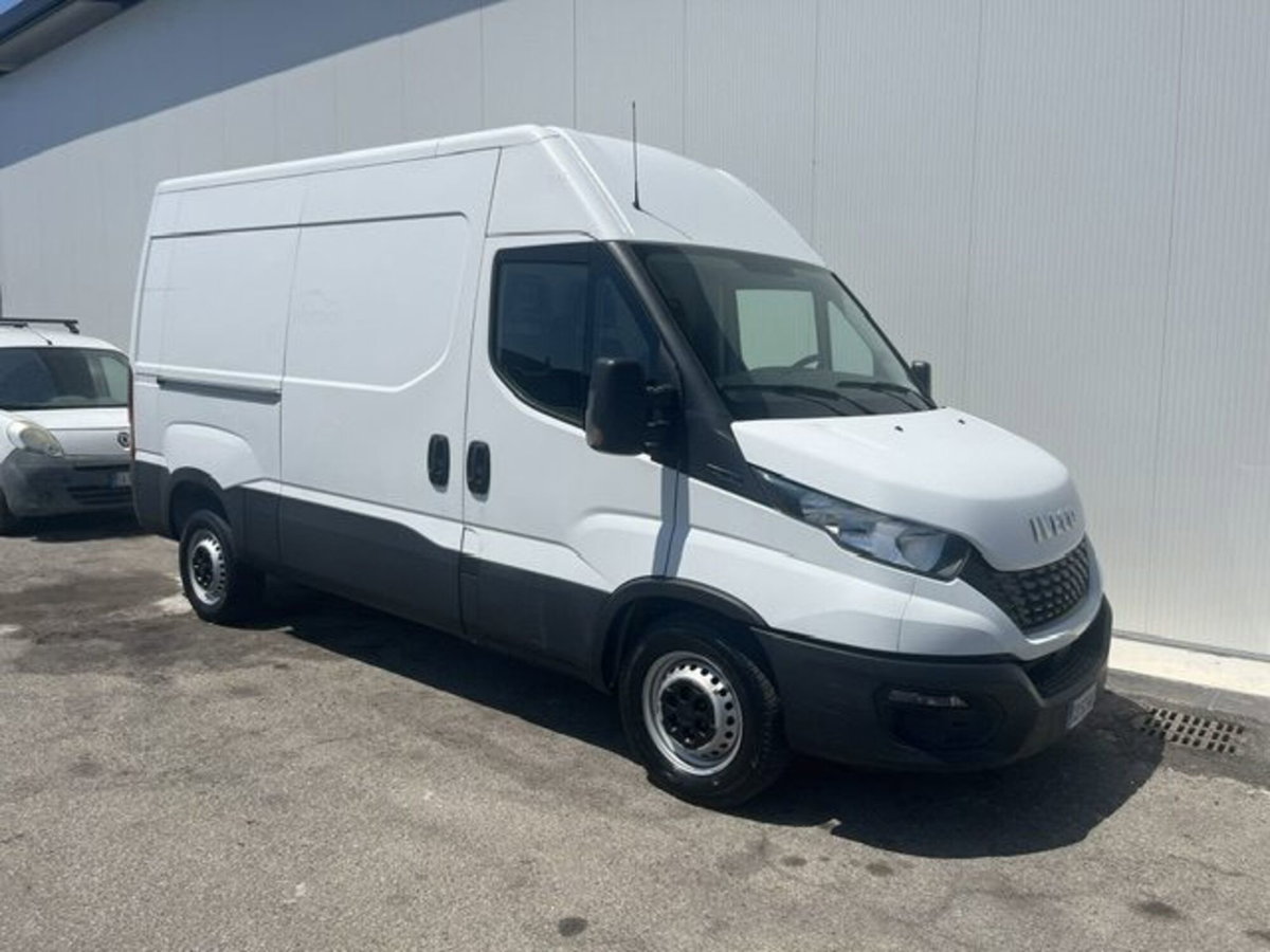Iveco Daily Furgone 33S12V 2.3 HPT PC-TN Furgone