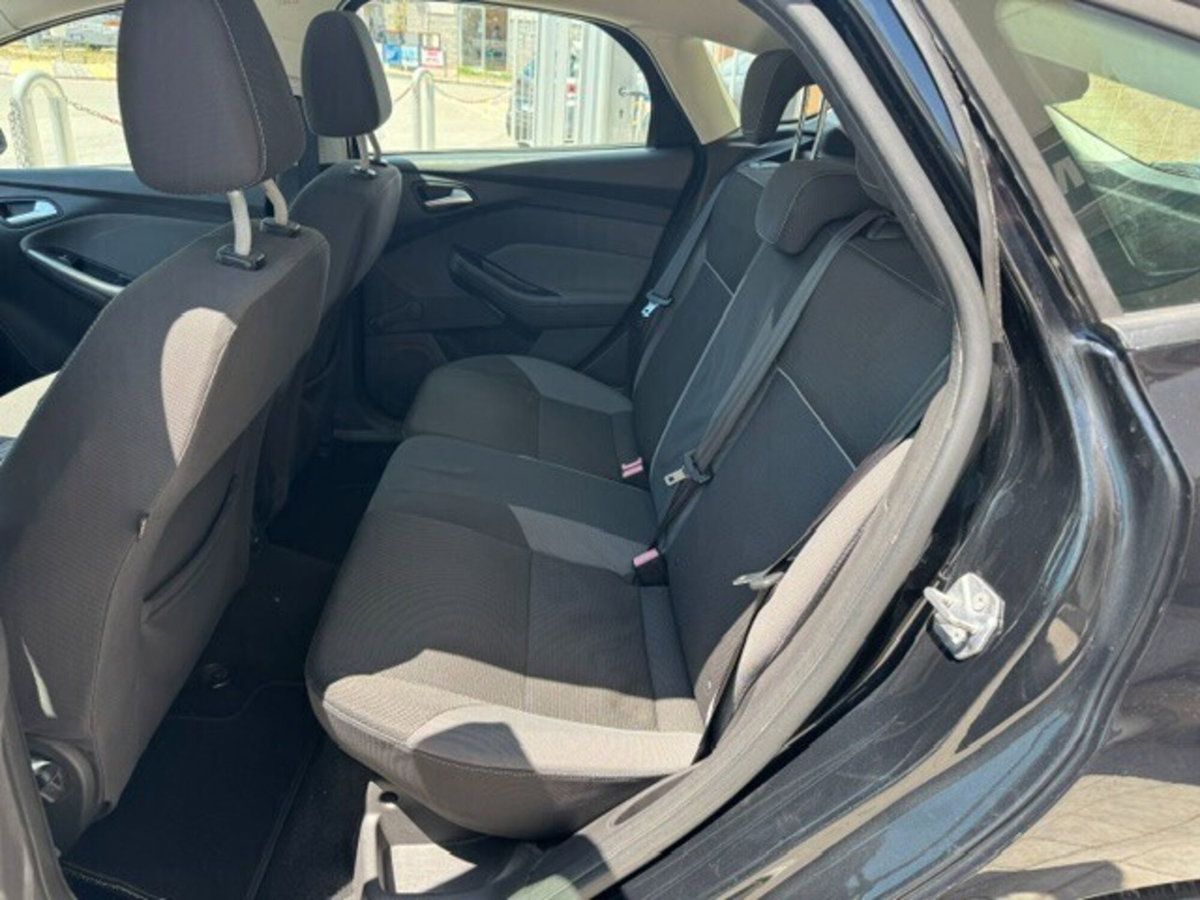 Ford Focus 1.6 TDCi 115 CV (10)