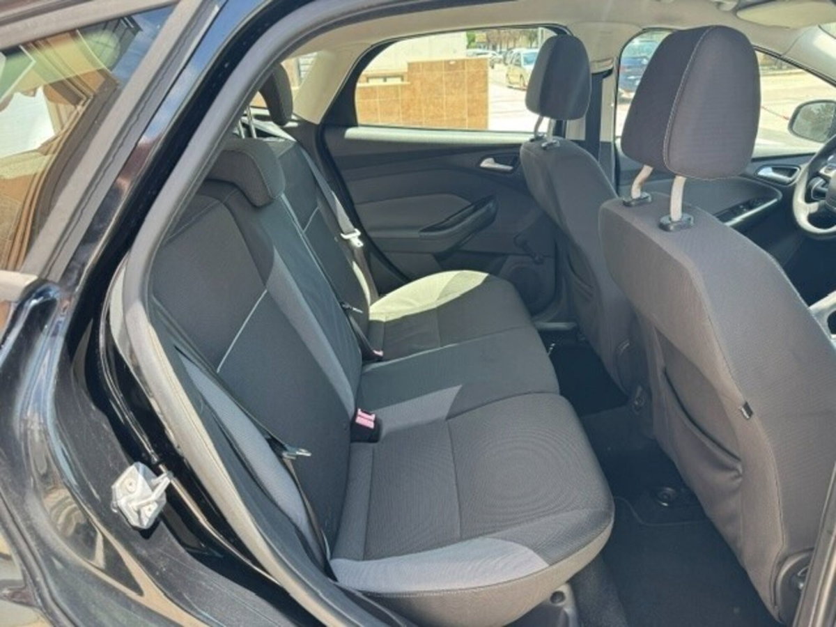 Ford Focus 1.6 TDCi 115 CV (11)