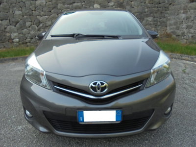 Toyota Yaris 1.0 5 porte Active (2)