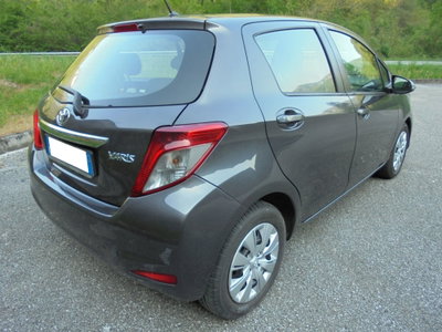 Toyota Yaris 1.0 5 porte Active (5)