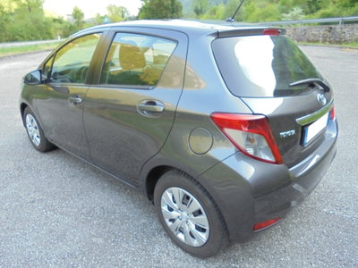 Toyota Yaris 1.0 5 porte Active (7)
