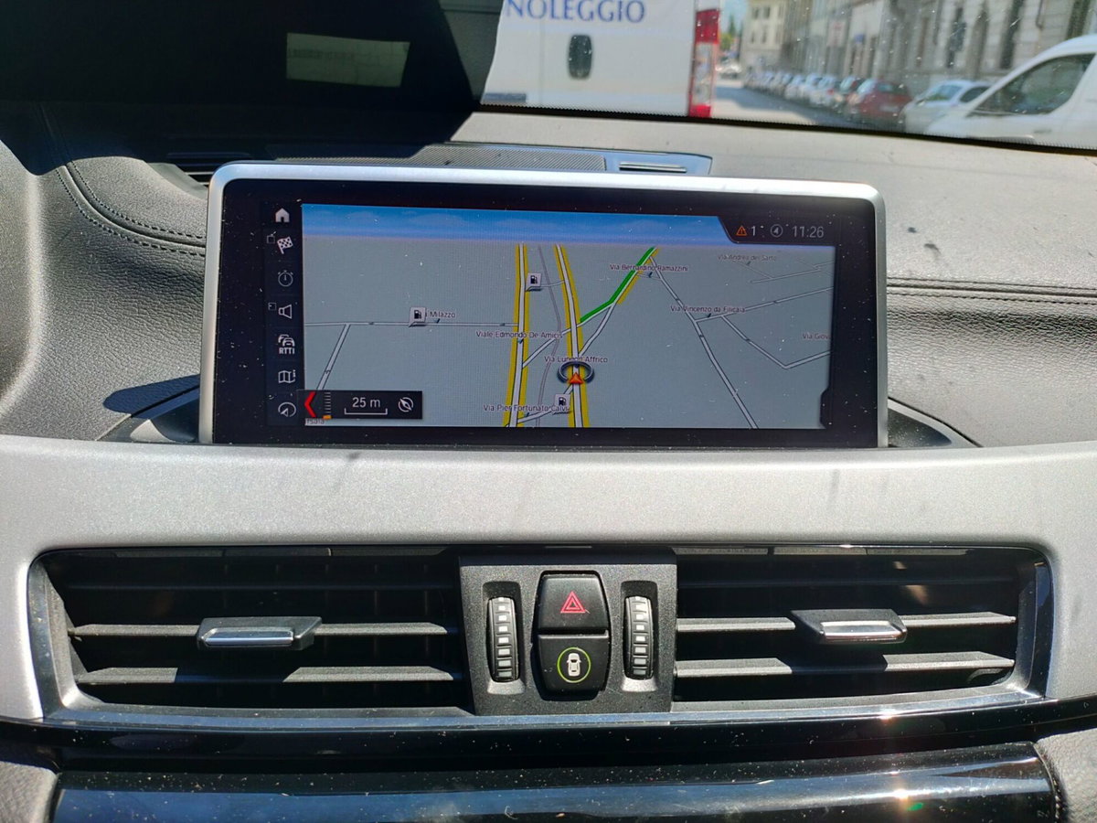 BMW X2 sDrive18d Business-X (13)