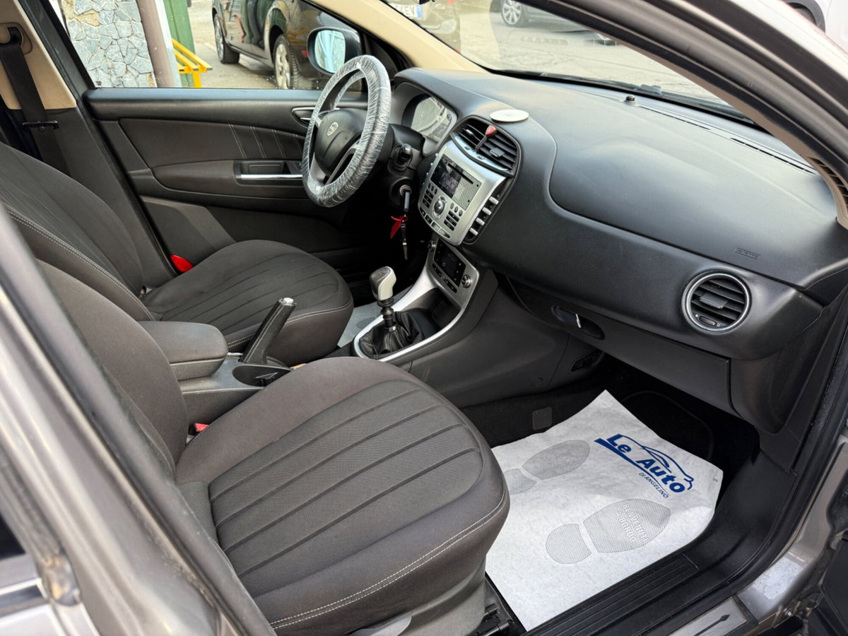 Lancia Delta 1.6 MJT DPF Argento (10)