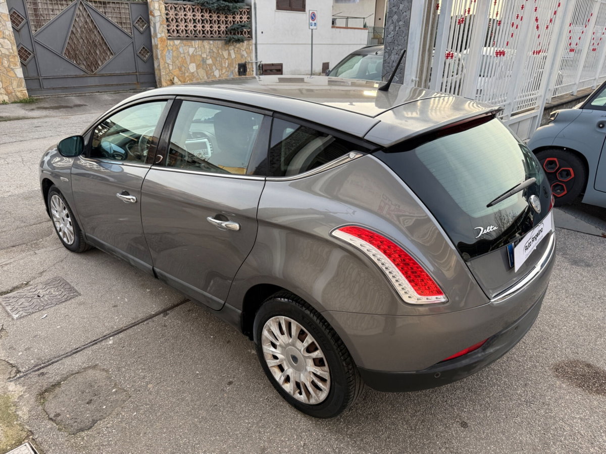 Lancia Delta 1.6 MJT DPF Argento (4)