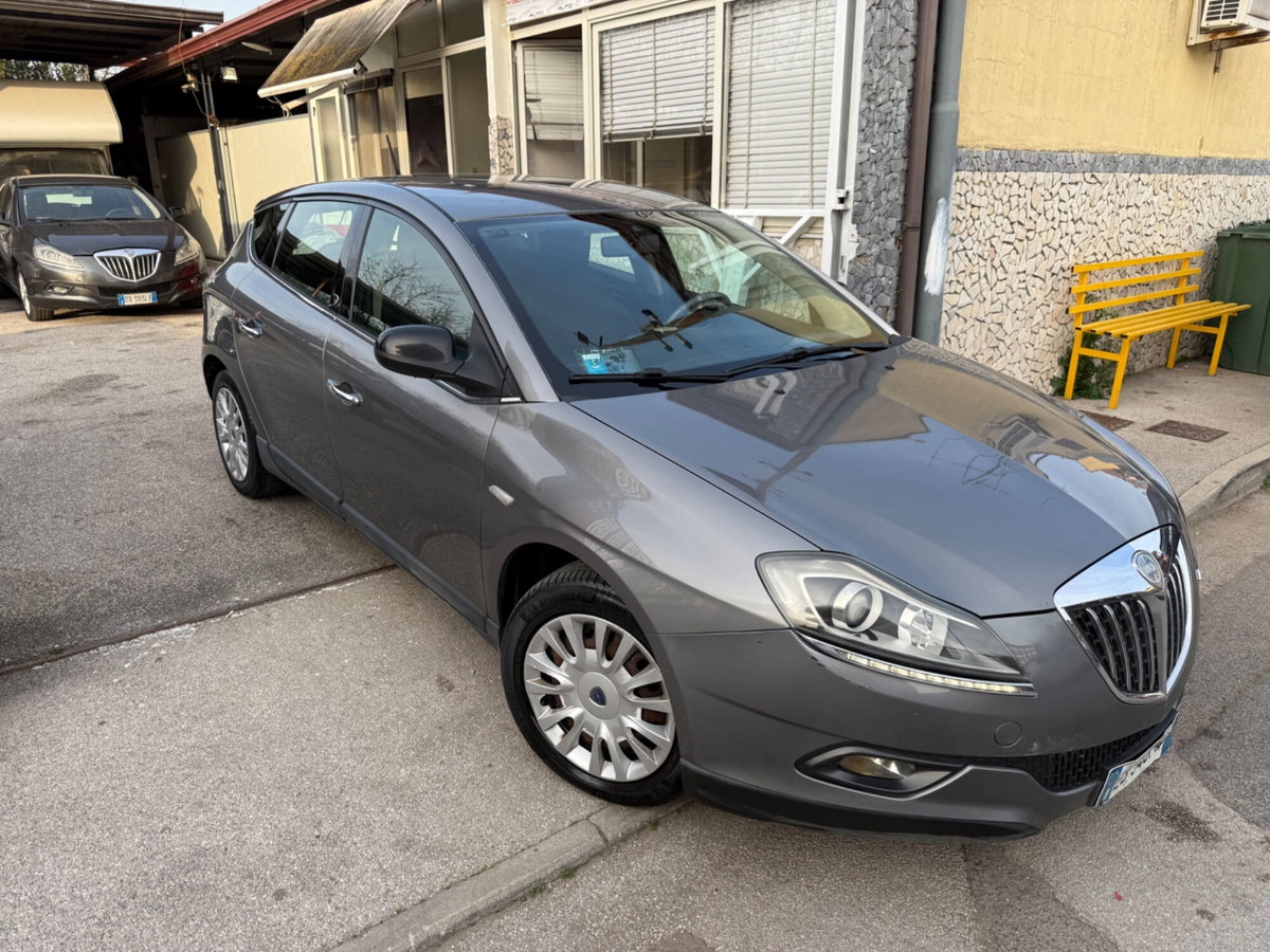 Lancia Delta 1.6 MJT DPF Argento (6)