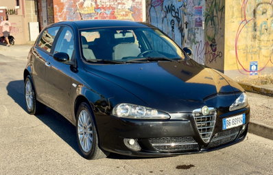 Alfa Romeo 147 1.9 JTD M-JET 16V 5 porte Dist. (3)