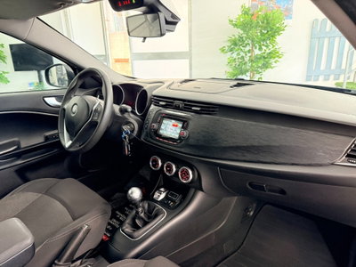 Alfa Romeo Giulietta 1.6 JTDm Ti 120cv (16)