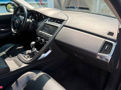 Jaguar E-Pace 2.0D 150 CV AWD (11)