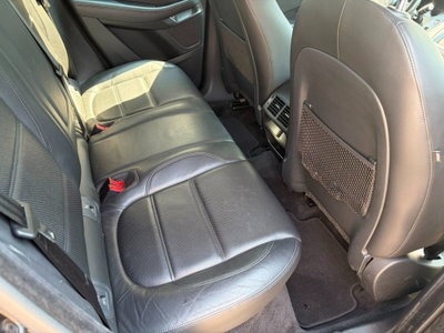 Jaguar E-Pace 2.0D 150 CV AWD (12)
