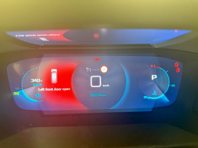 Peugeot 2008 BlueHDi 130 S&S EAT8 GT Pack (14)
