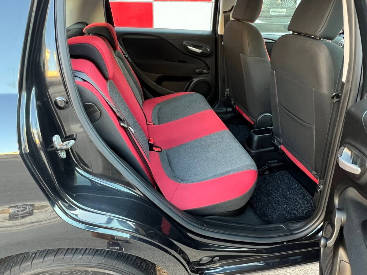 Fiat Punto 1.4 S&S 8V 5 porte Easy (13)