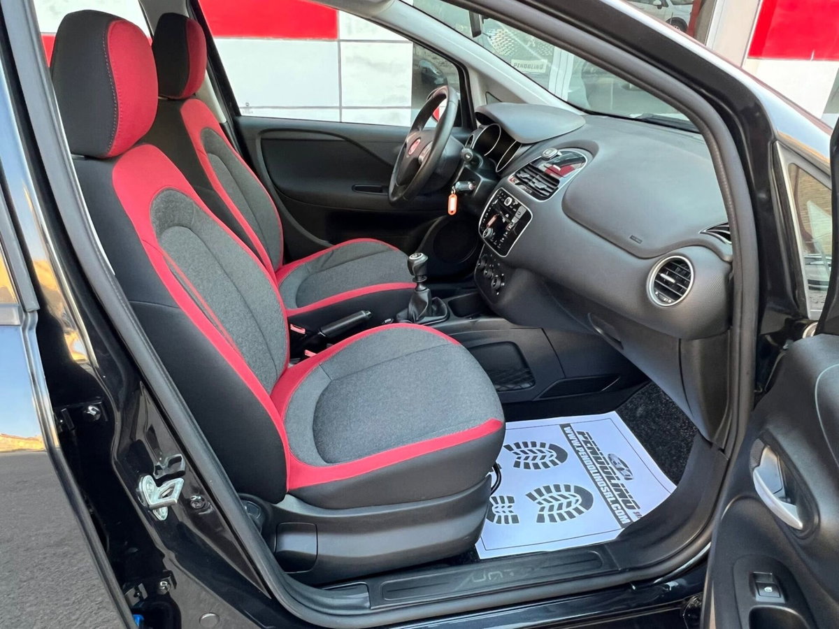 Fiat Punto 1.4 S&S 8V 5 porte Easy (14)