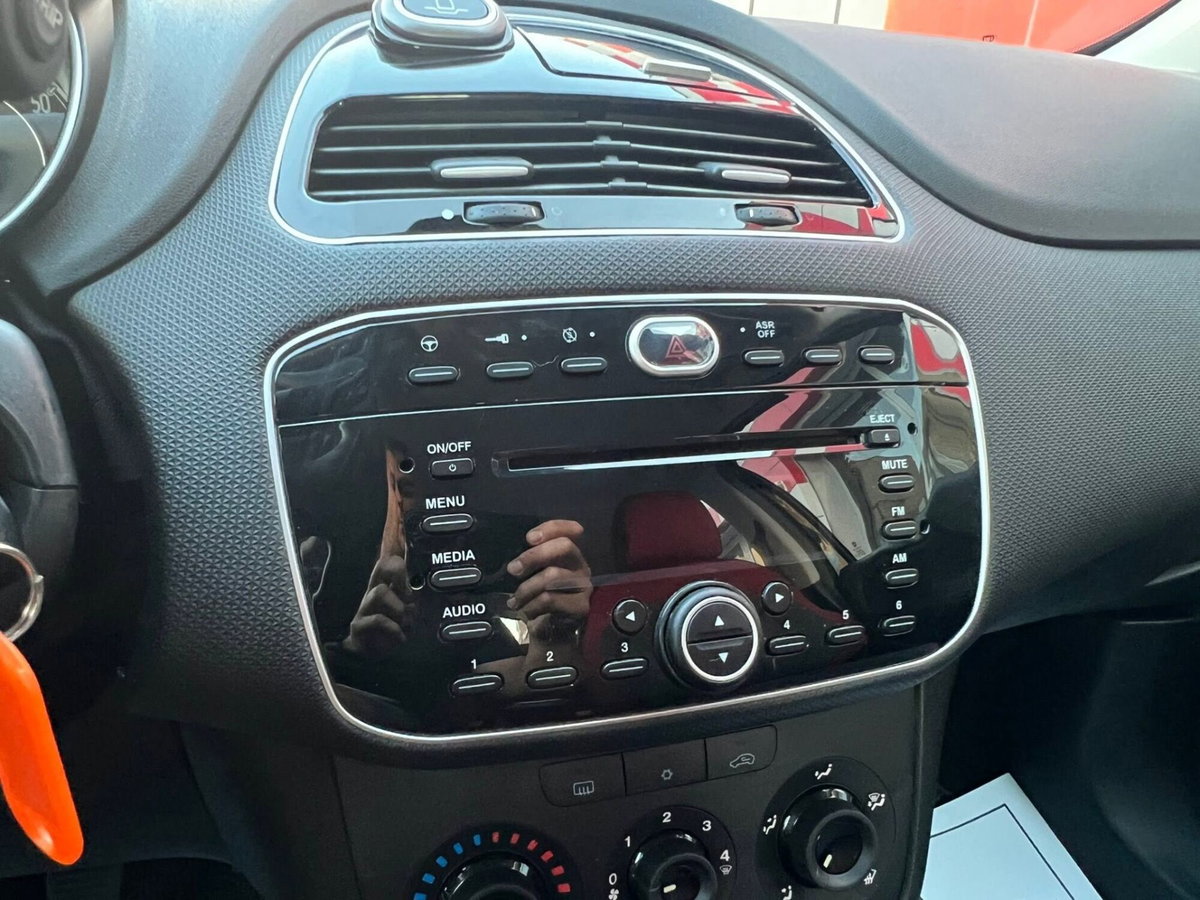 Fiat Punto 1.4 S&S 8V 5 porte Easy (18)
