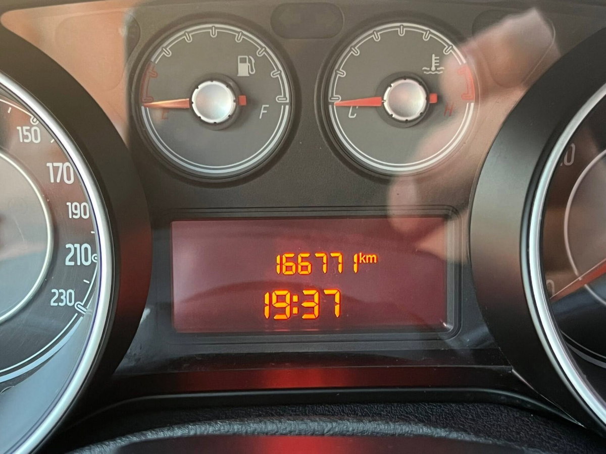 Fiat Punto 1.4 S&S 8V 5 porte Easy (20)