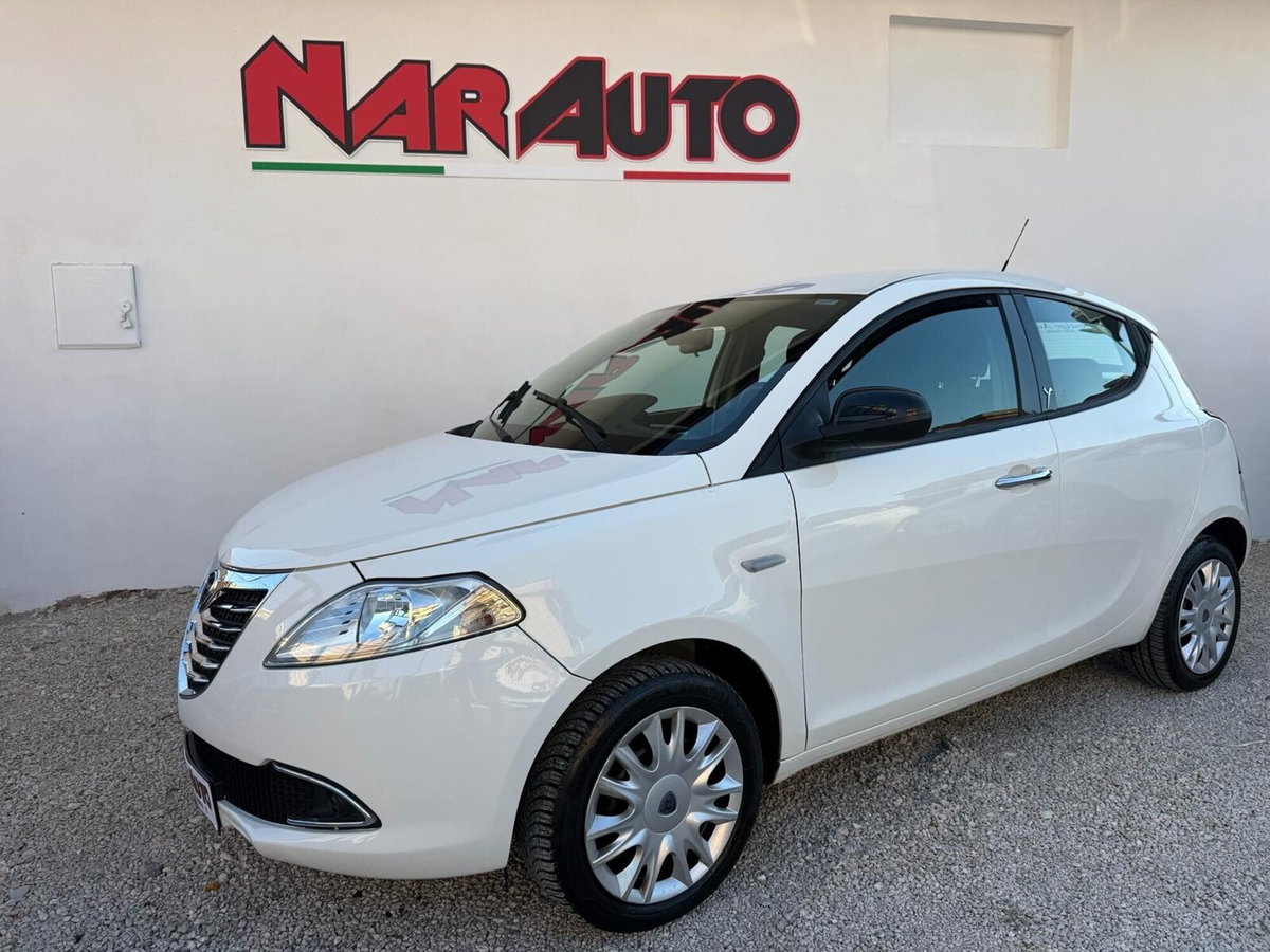 Lancia Ypsilon 1.2 69 CV 5 porte Gold