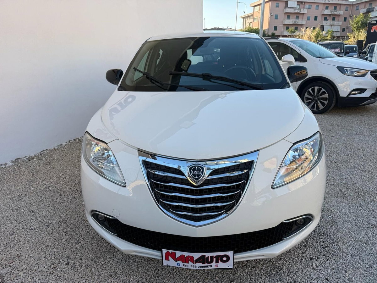 Lancia Ypsilon 1.2 69 CV 5 porte Gold (3)