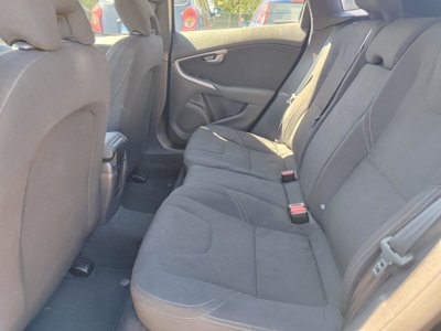 Volvo V40 D2 1.6 Kinetic (10)