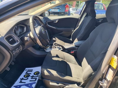 Volvo V40 D2 1.6 Kinetic (9)